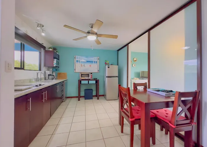 Marina Loft 305 Beautiful Corner 3rd Floor