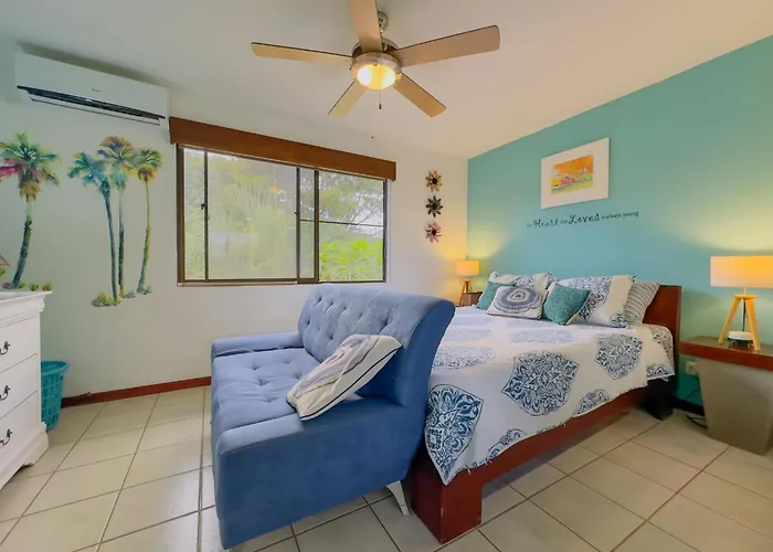 Marina Loft 305 Beautiful Corner 3rd Floor Apartment
